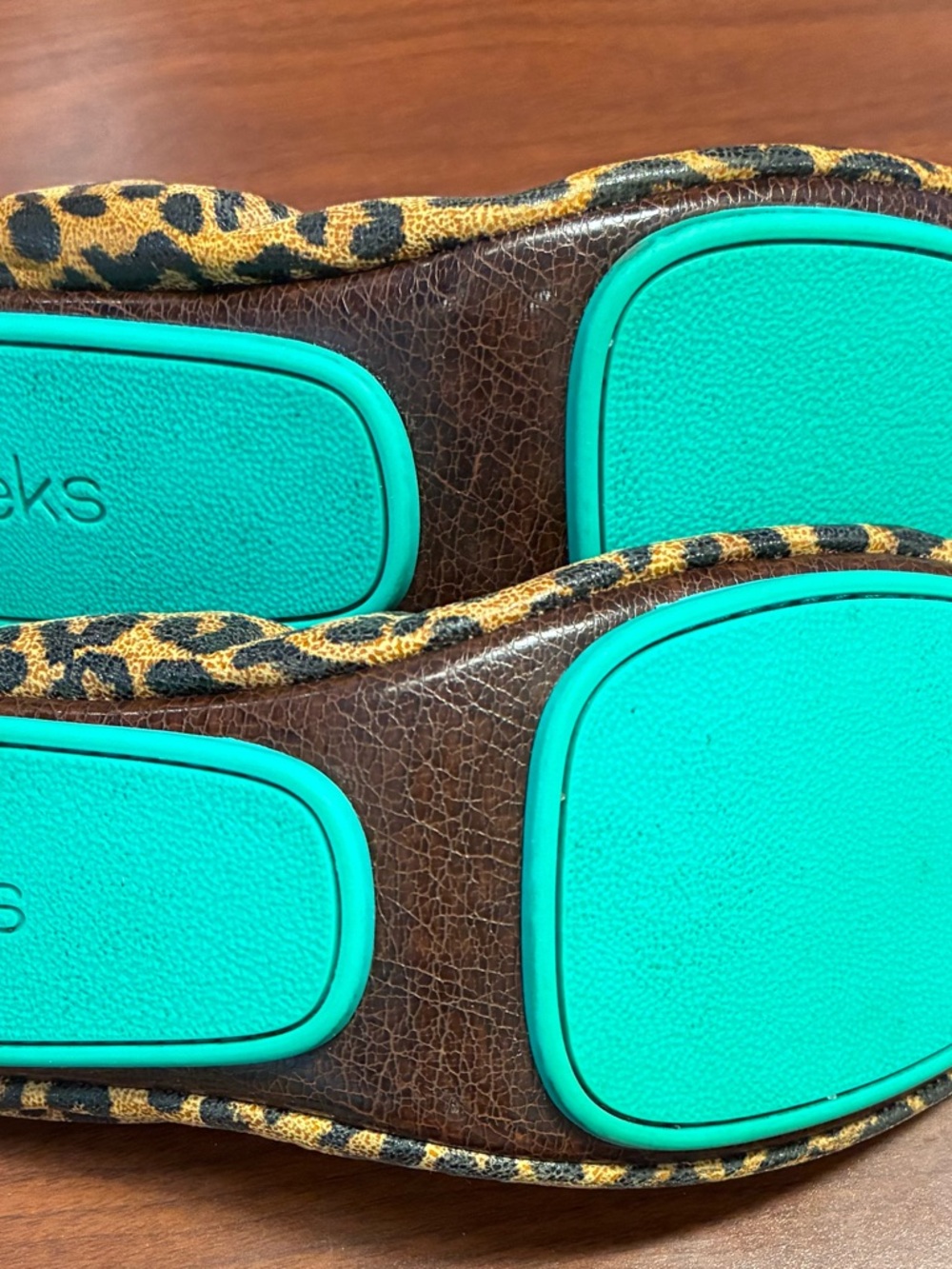 Tieks Leopard Print Ballet Flats 
Ladies Size 7 - Picture 3 of 4